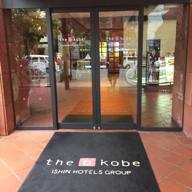 ザ・ビー神戸ホテル内ラバ神戸三宮店入口